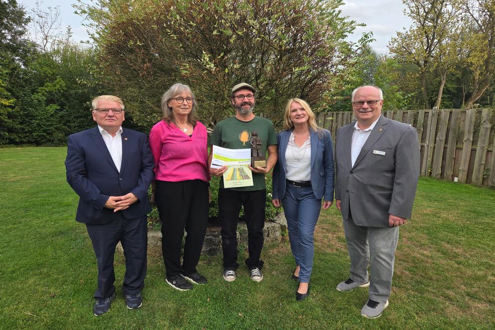 Bild zeigt die Vergabe des Innovationspreises der SPD Hombruch 2025